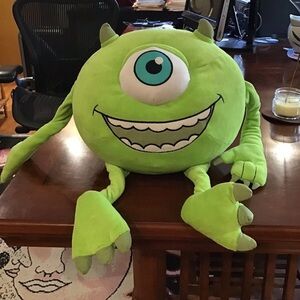 Funny and cute one-eyed green monster plush toy